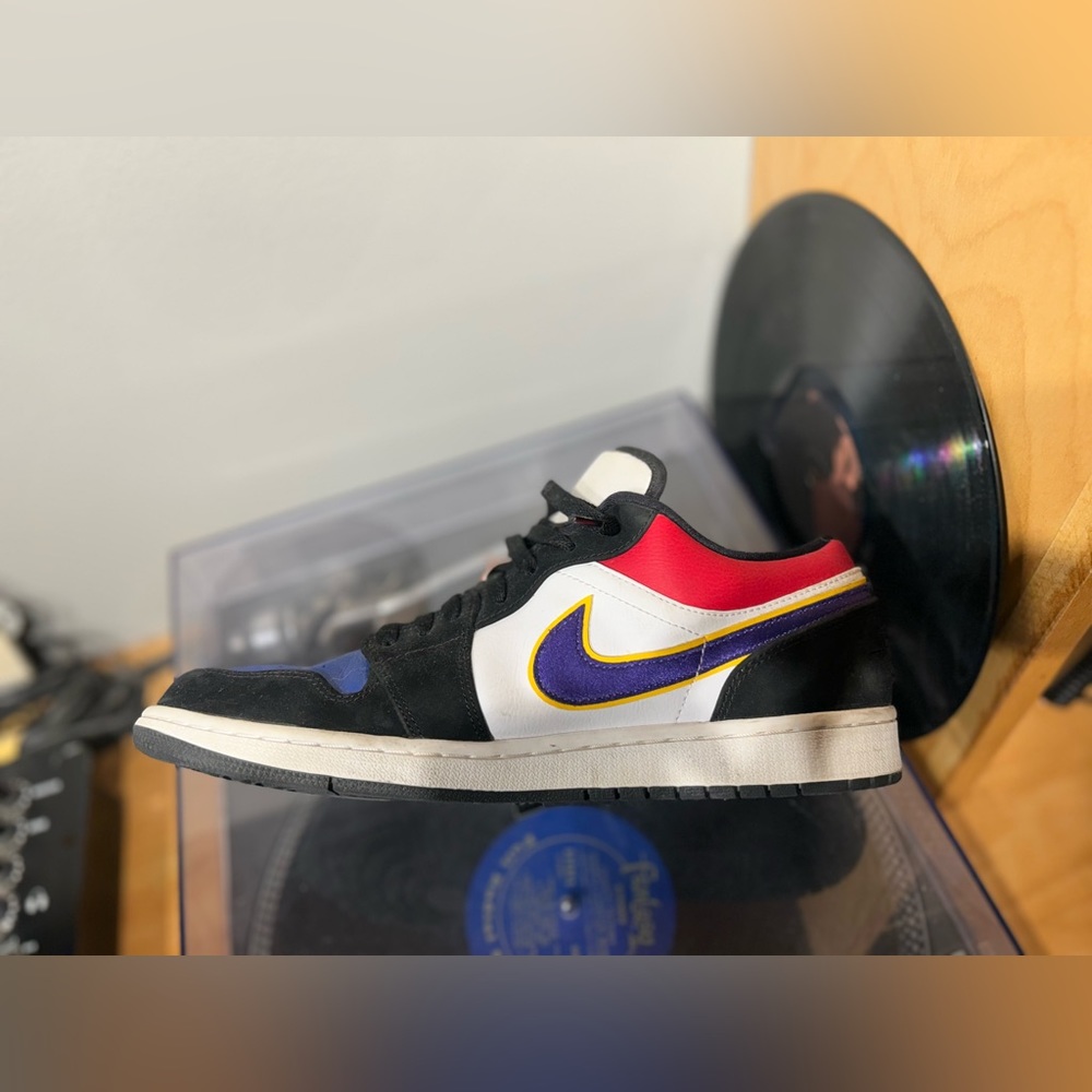 Jordan 1 Low “Rivals” - Picture 5 of 6